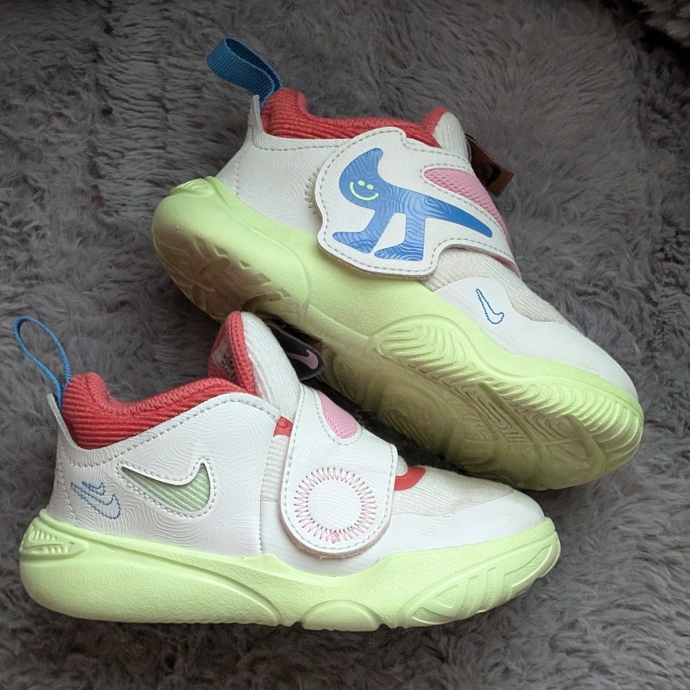 Nike Team Hustle D11 Toddler Shoes Size 9C